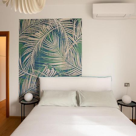 Suite 51 Appartamento Con Terrazzo A 50 Mt Dal Lago - Private Parking (Adults Only) Arona Zewnętrze zdjęcie