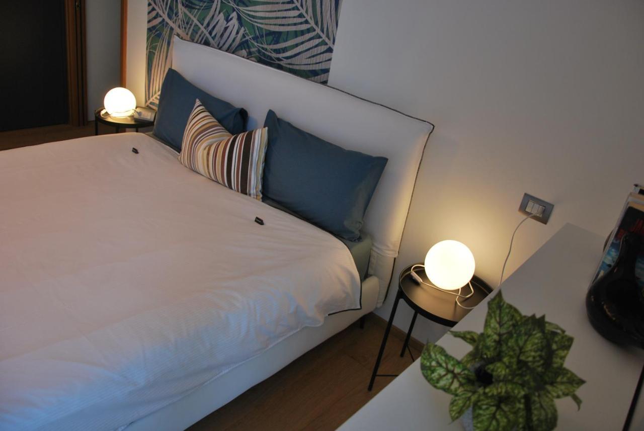 Suite 51 Appartamento Con Terrazzo A 50 Mt Dal Lago - Private Parking (Adults Only) Arona Zewnętrze zdjęcie