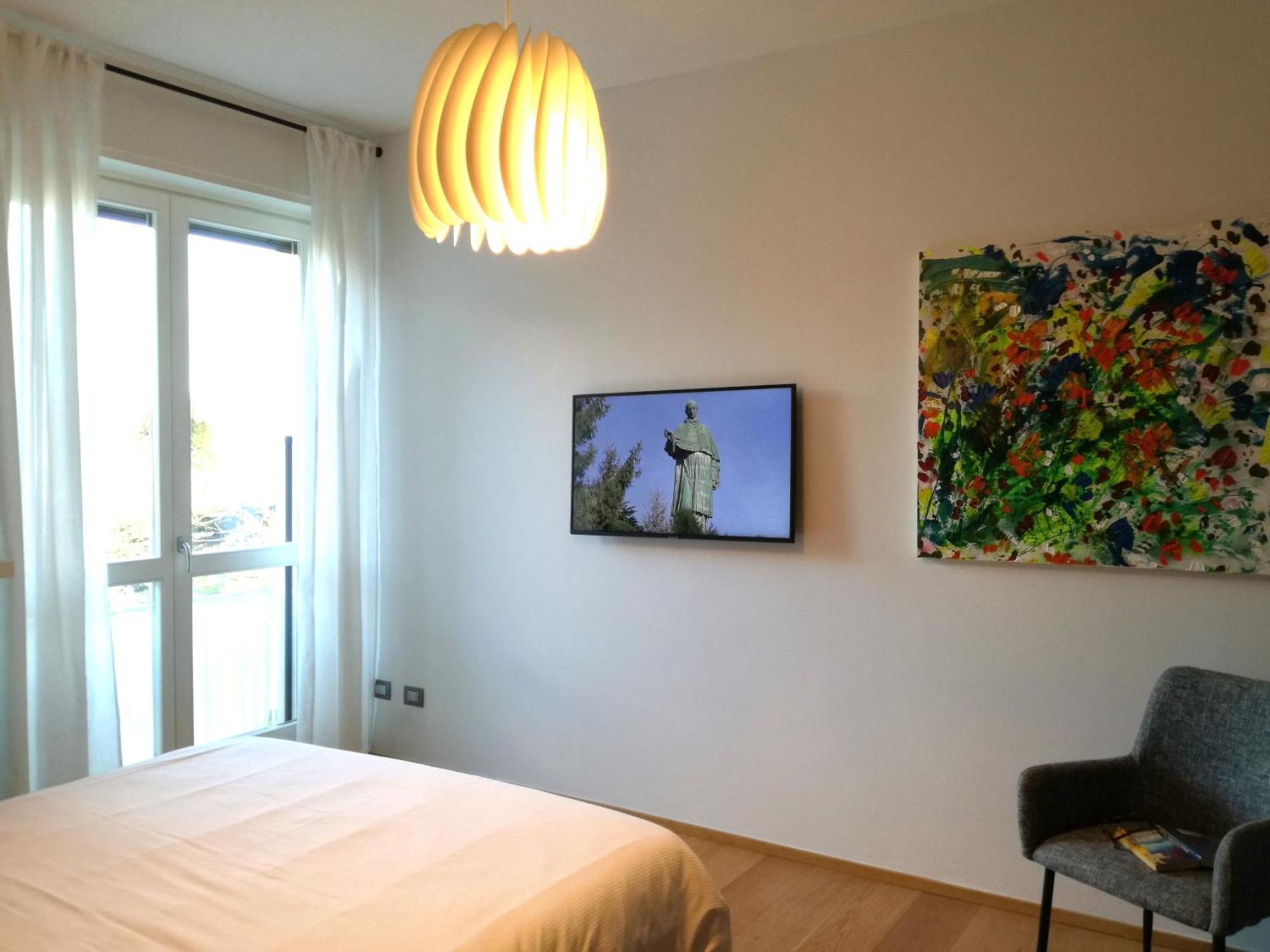 Suite 51 Appartamento Con Terrazzo A 50 Mt Dal Lago - Private Parking (Adults Only) Arona Zewnętrze zdjęcie