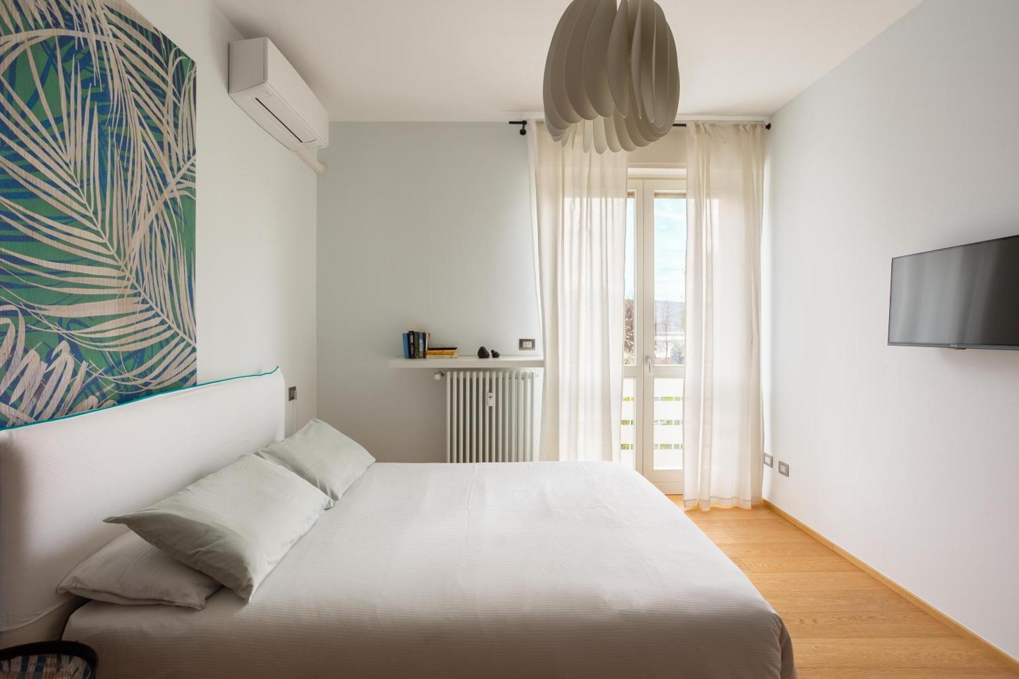 Suite 51 Appartamento Con Terrazzo A 50 Mt Dal Lago - Private Parking (Adults Only) Arona Zewnętrze zdjęcie