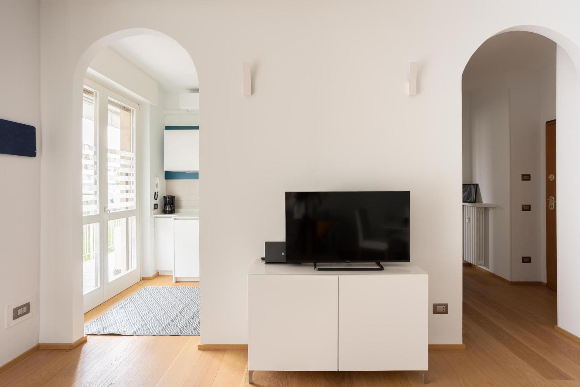 Suite 51 Appartamento Con Terrazzo A 50 Mt Dal Lago - Private Parking (Adults Only) Arona Zewnętrze zdjęcie