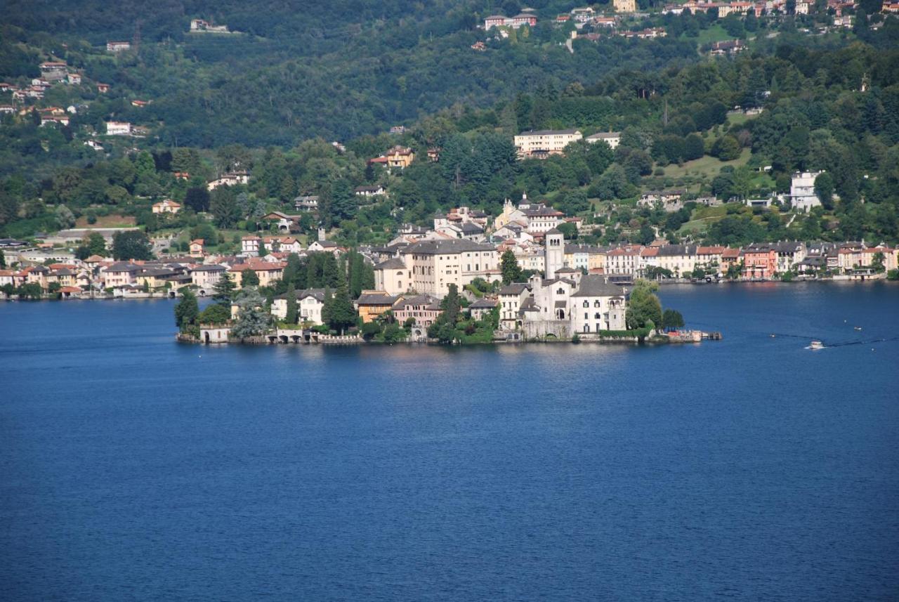 Suite 51 Appartamento Con Terrazzo A 50 Mt Dal Lago - Private Parking (Adults Only) Arona Zewnętrze zdjęcie