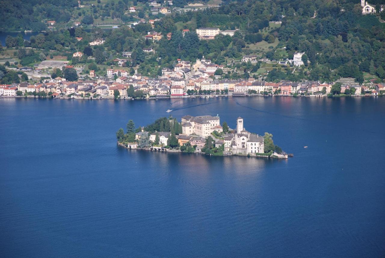 Suite 51 Appartamento Con Terrazzo A 50 Mt Dal Lago - Private Parking (Adults Only) Arona Zewnętrze zdjęcie